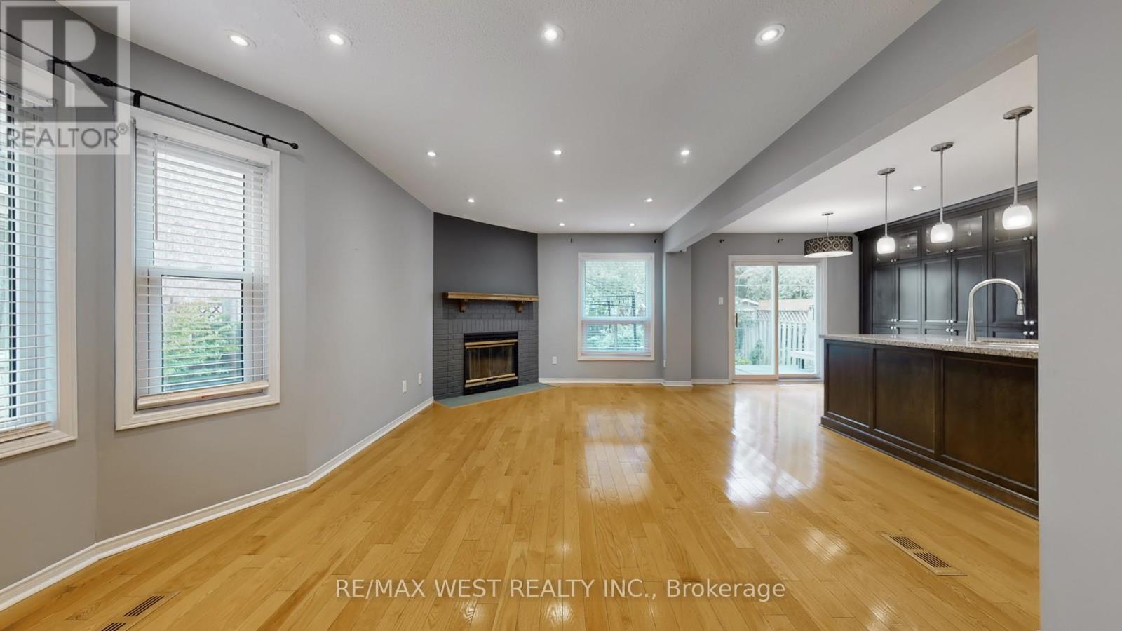 7147 Harding Crescent, Mississauga, Ontario  L5N 5P5 - Photo 5 - W12465028