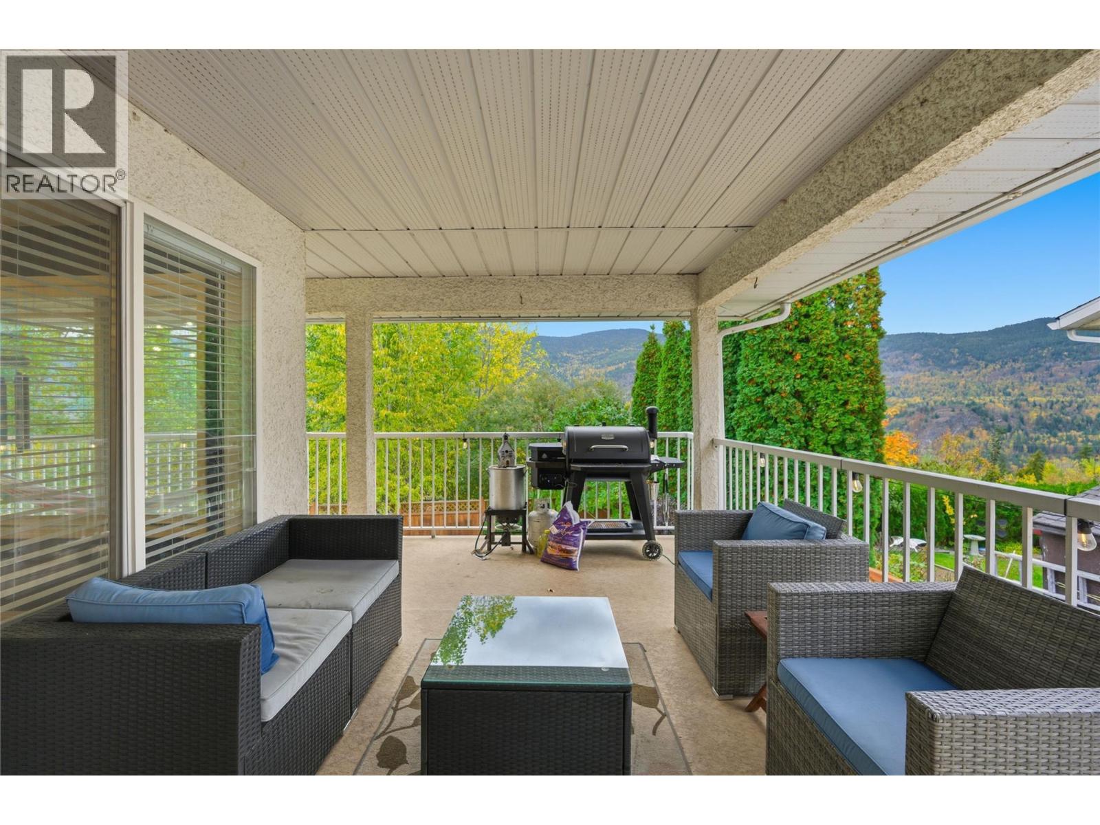 3395 Southridge Drive, Castlegar, British Columbia  V1N 4G1 - Photo 46 - 10366271