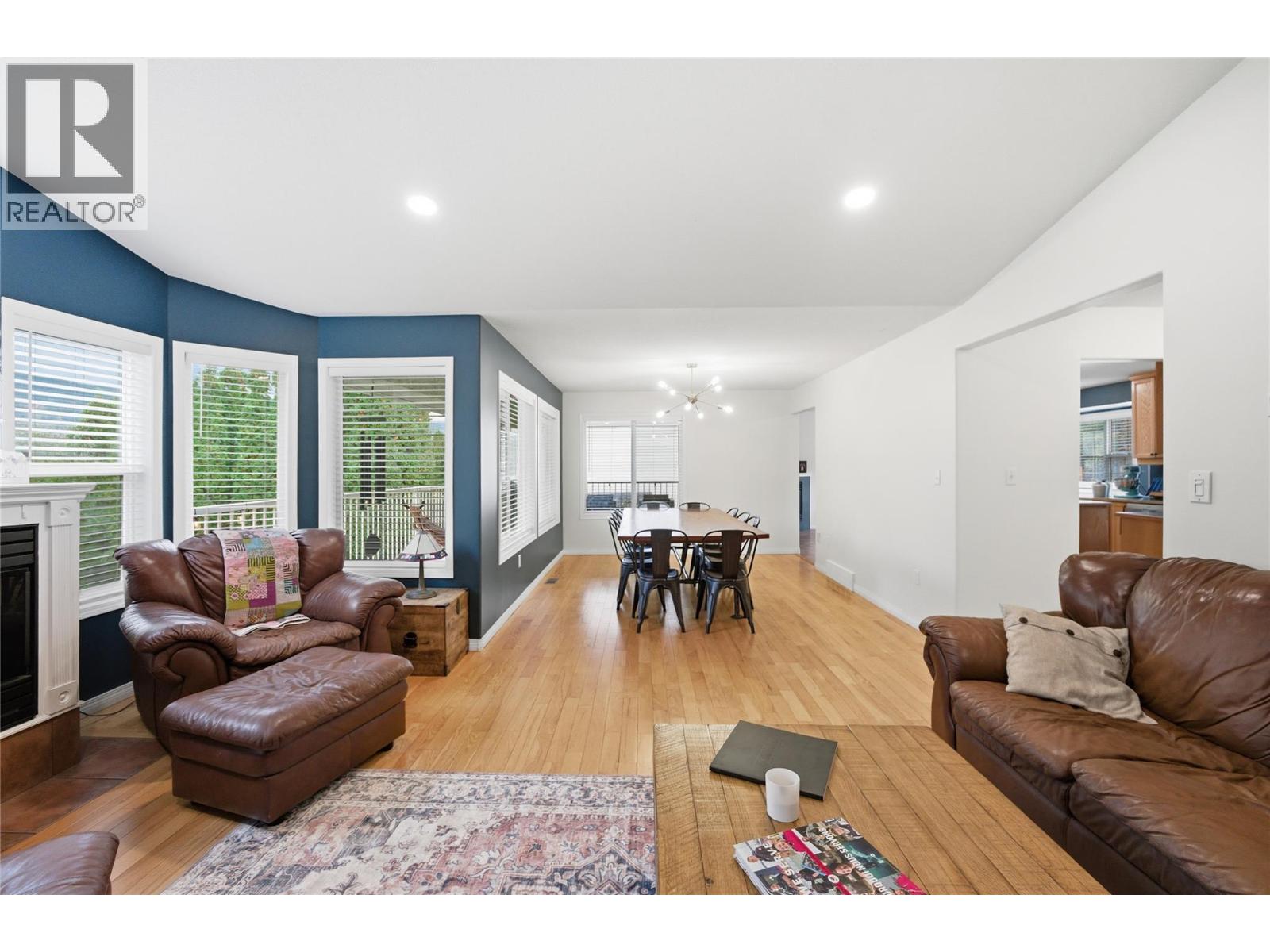 3395 Southridge Drive, Castlegar, British Columbia  V1N 4G1 - Photo 6 - 10366271