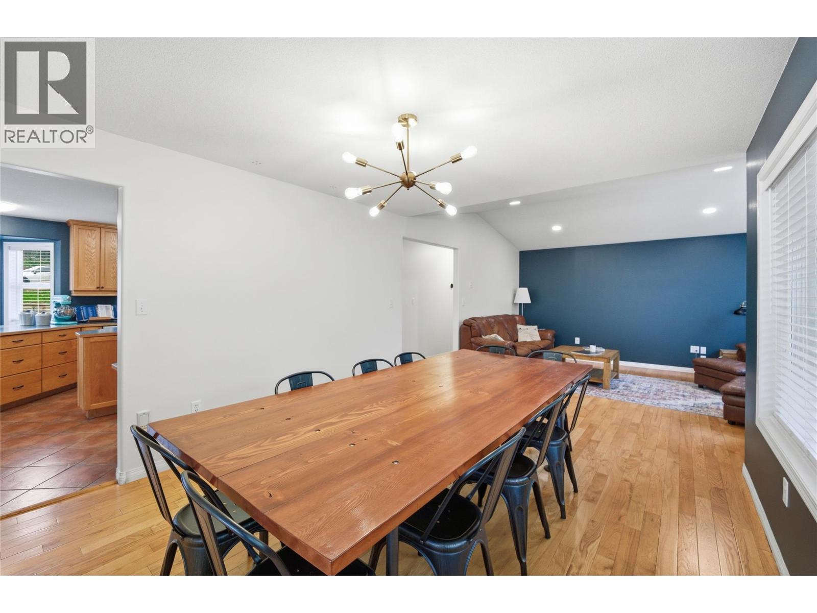 3395 Southridge Drive, Castlegar, British Columbia  V1N 4G1 - Photo 9 - 10366271