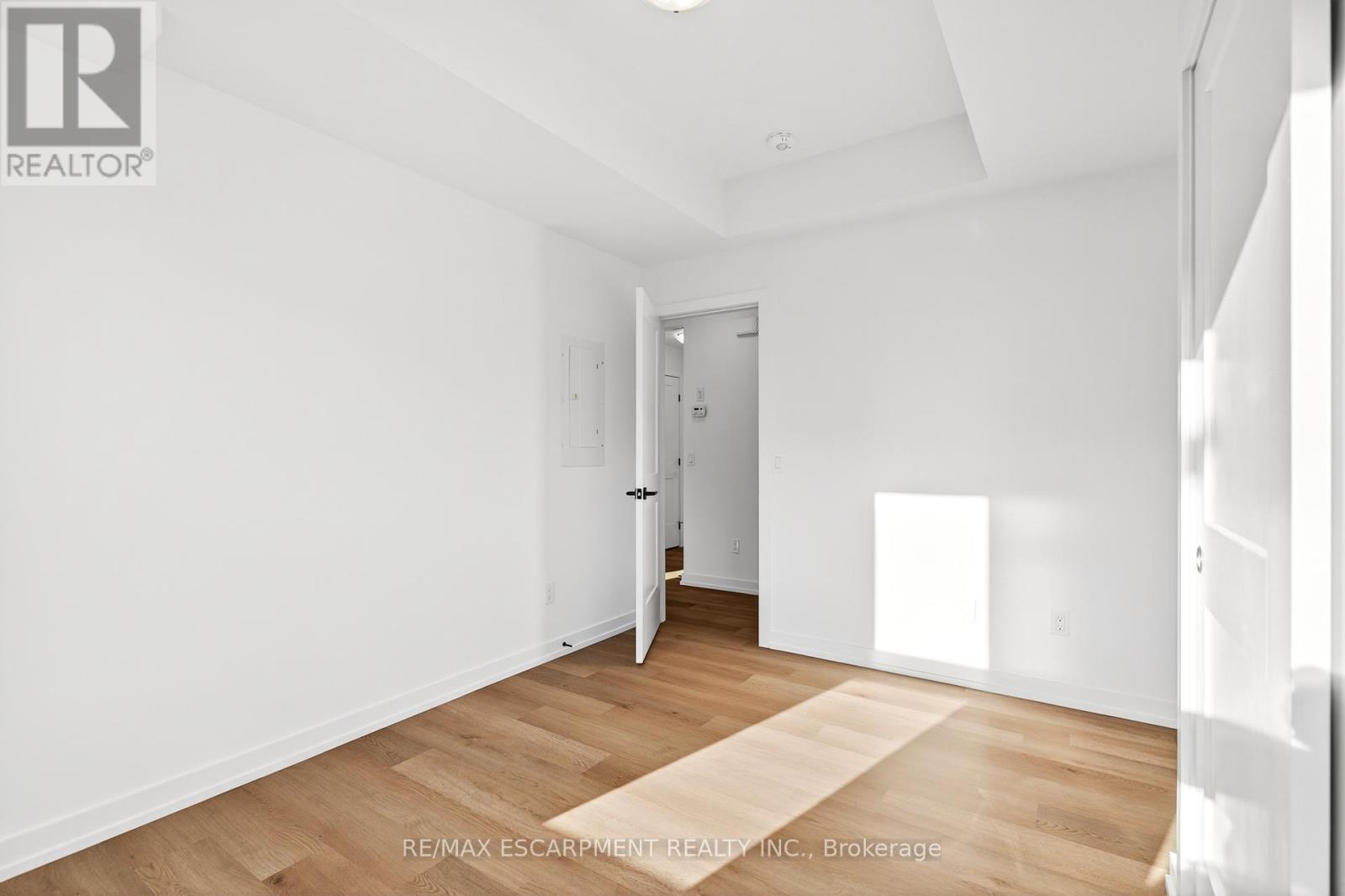 32 - 70 Kenesky Drive, Hamilton, Ontario  L8B 2A9 - Photo 12 - X12474995