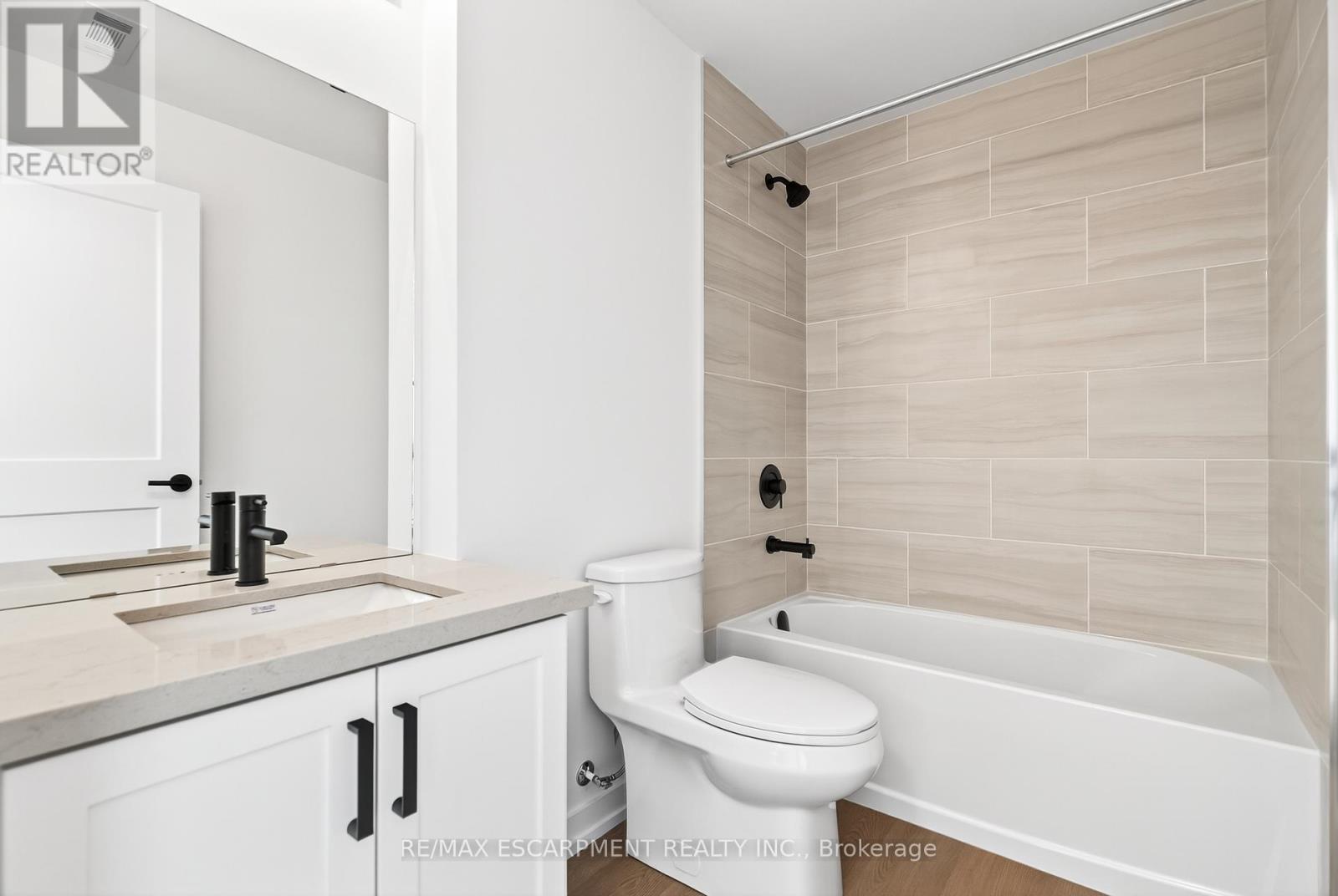32 - 70 Kenesky Drive, Hamilton, Ontario  L8B 2A9 - Photo 17 - X12474995