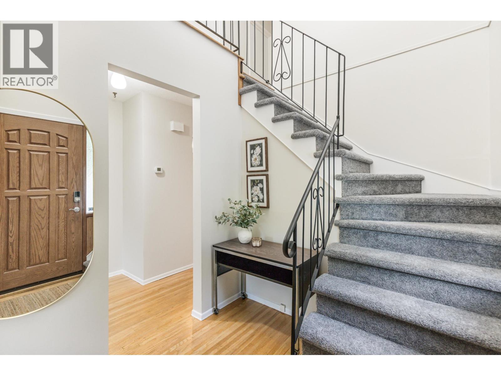 230 Harvard Drive, Port Moody, British Columbia  V3H 1S8 - Photo 3 - R3038660