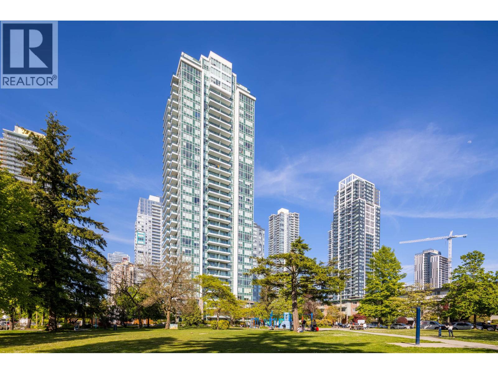 2404 6463 SILVER AVENUE, Burnaby, British Columbia