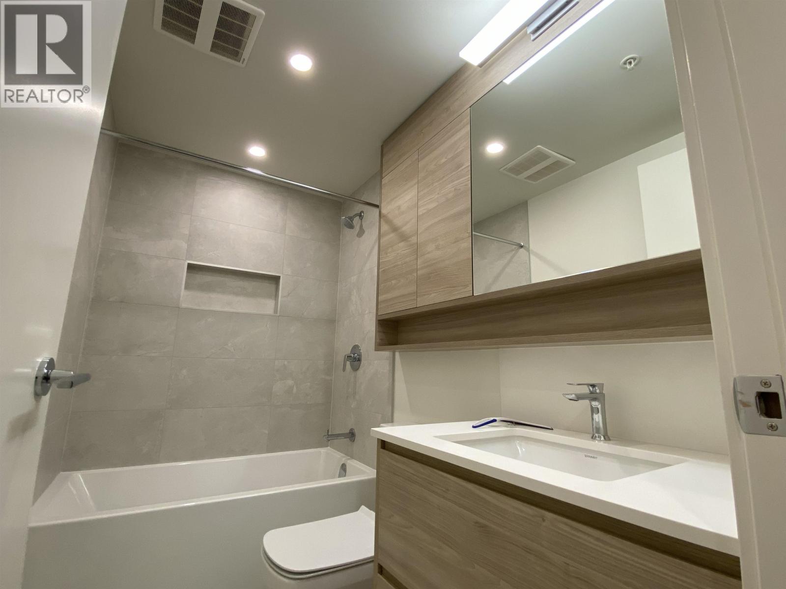 2305 595 Austin Avenue, Coquitlam, British Columbia  V3K 0G7 - Photo 12 - R3060494