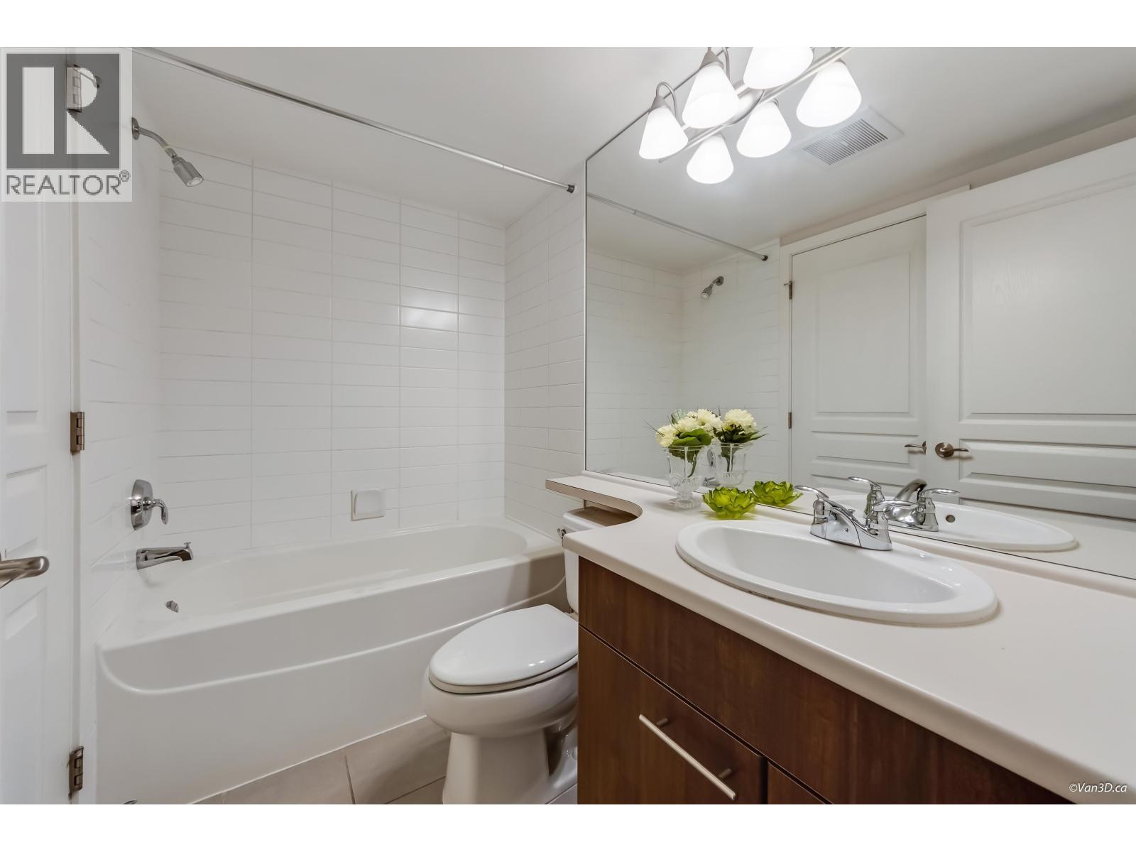 217 4799 Brentwood Drive, Burnaby, British Columbia  V5C 0C4 - Photo 5 - R3060531