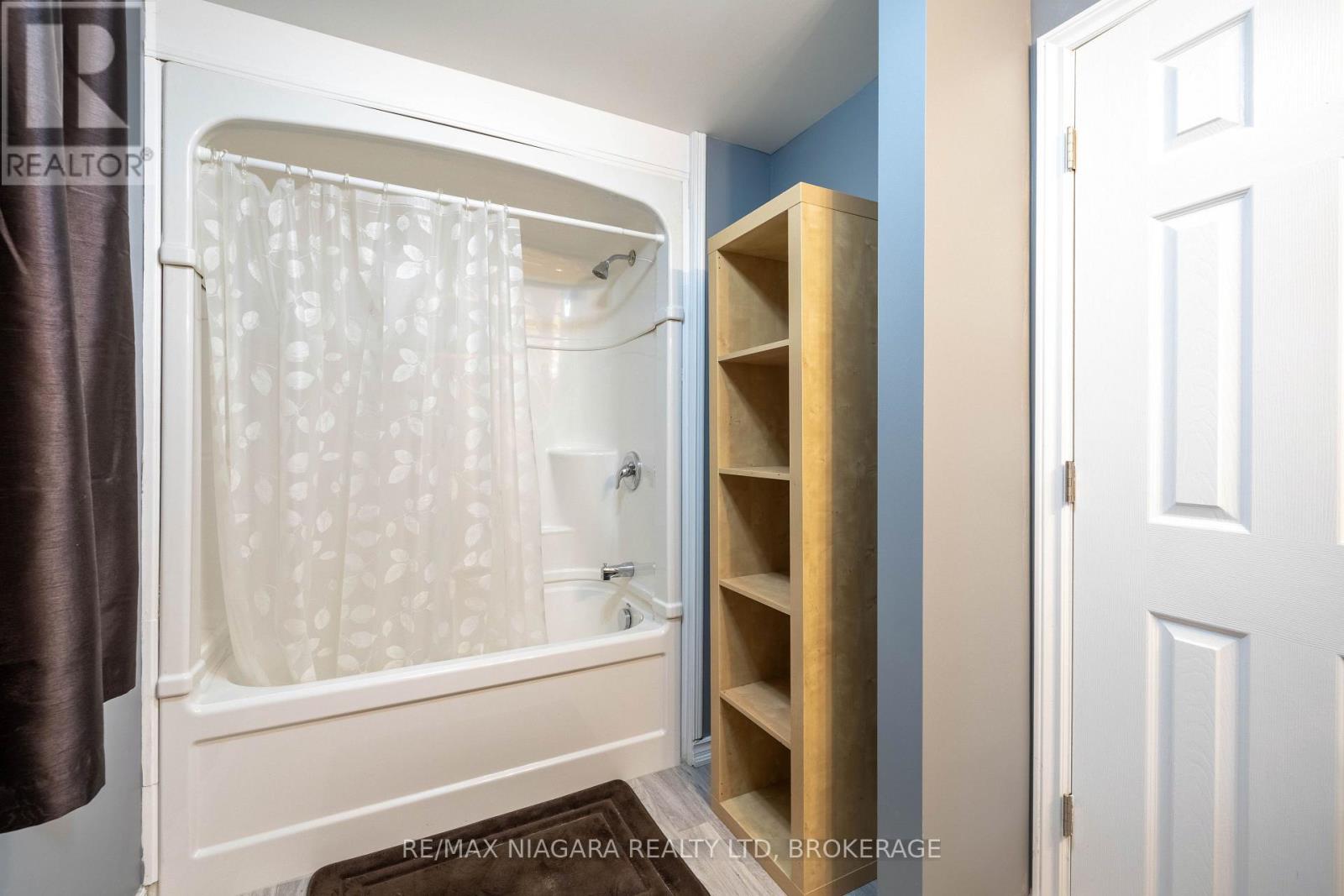 2 Marren Street, St. Catharines, Ontario  L2P 2J6 - Photo 39 - X12475013