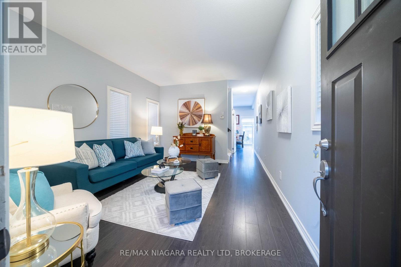 2 Marren Street, St. Catharines, Ontario  L2P 2J6 - Photo 6 - X12475013