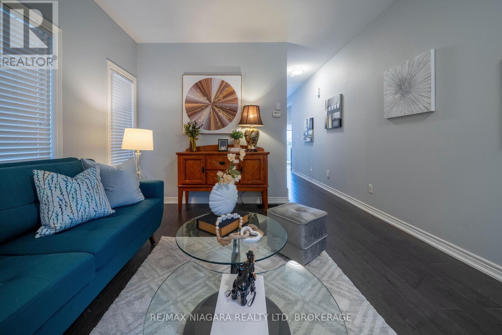 2 Marren Street, St. Catharines, Ontario  L2P 2J6 - Photo 8 - X12475013