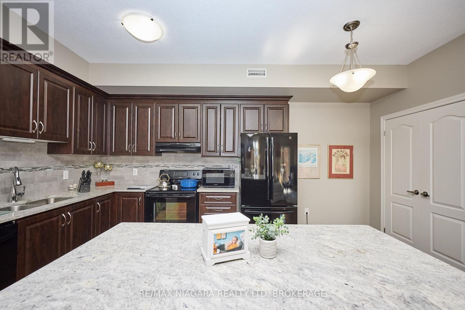 427 - 8111 Forest Glen Drive, Niagara Falls, Ontario  L2H 2Y7 - Photo 11 - X12475019