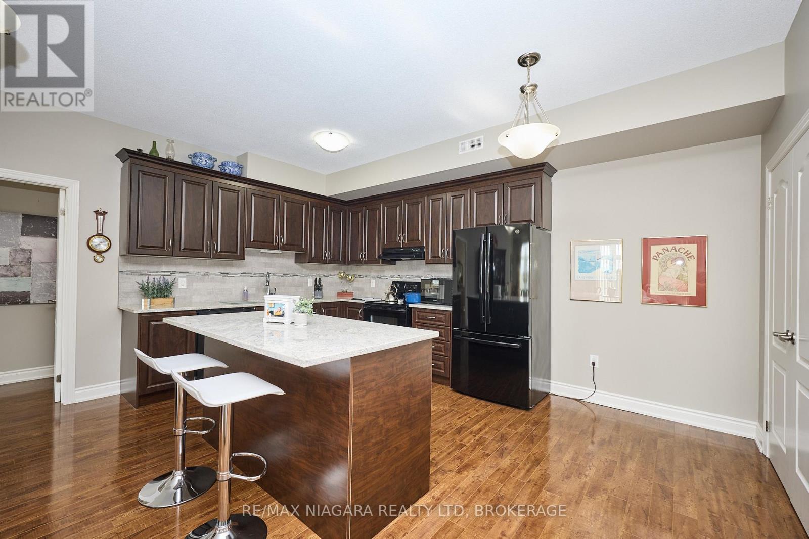 427 - 8111 Forest Glen Drive, Niagara Falls, Ontario  L2H 2Y7 - Photo 4 - X12475019