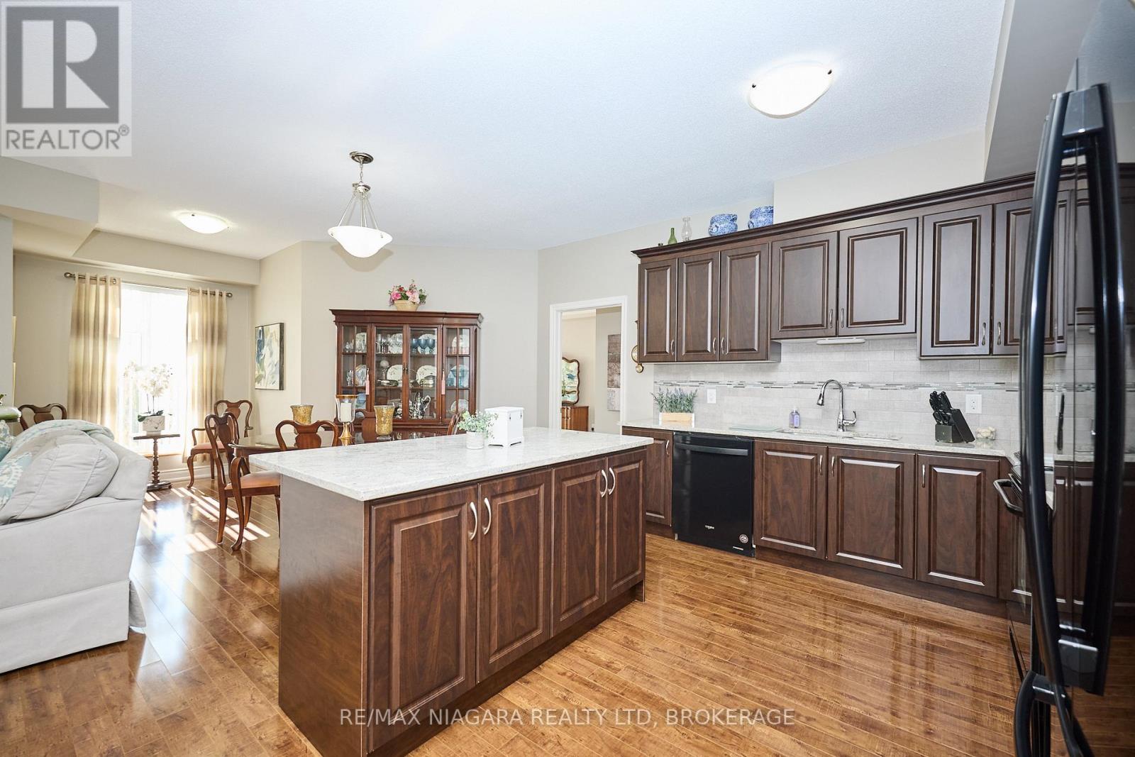 427 - 8111 Forest Glen Drive, Niagara Falls, Ontario  L2H 2Y7 - Photo 7 - X12475019