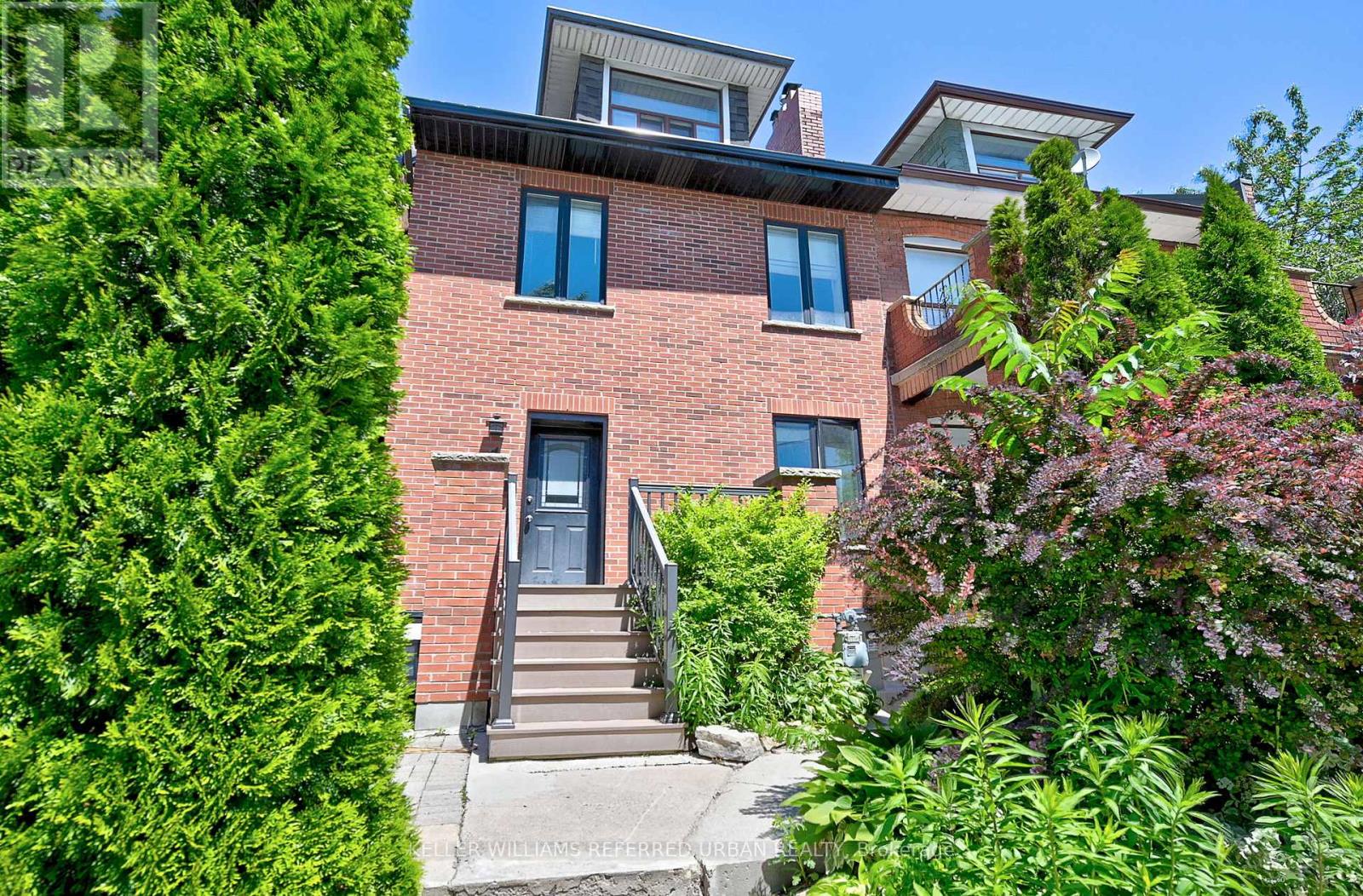 4 STONEHOUSE CRESCENT, Toronto, Ontario