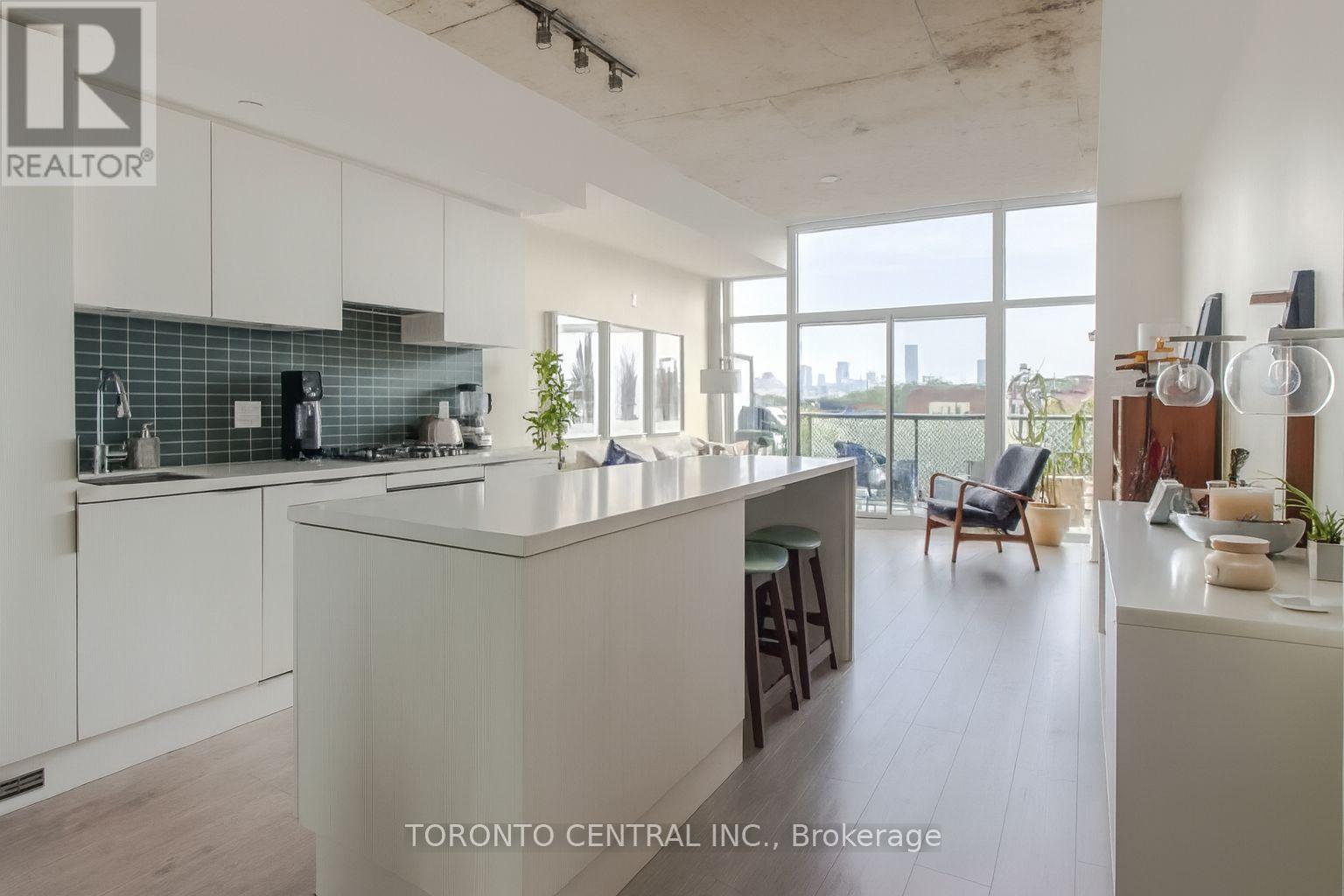 512 - 109 OSSINGTON AVENUE, Toronto, Ontario