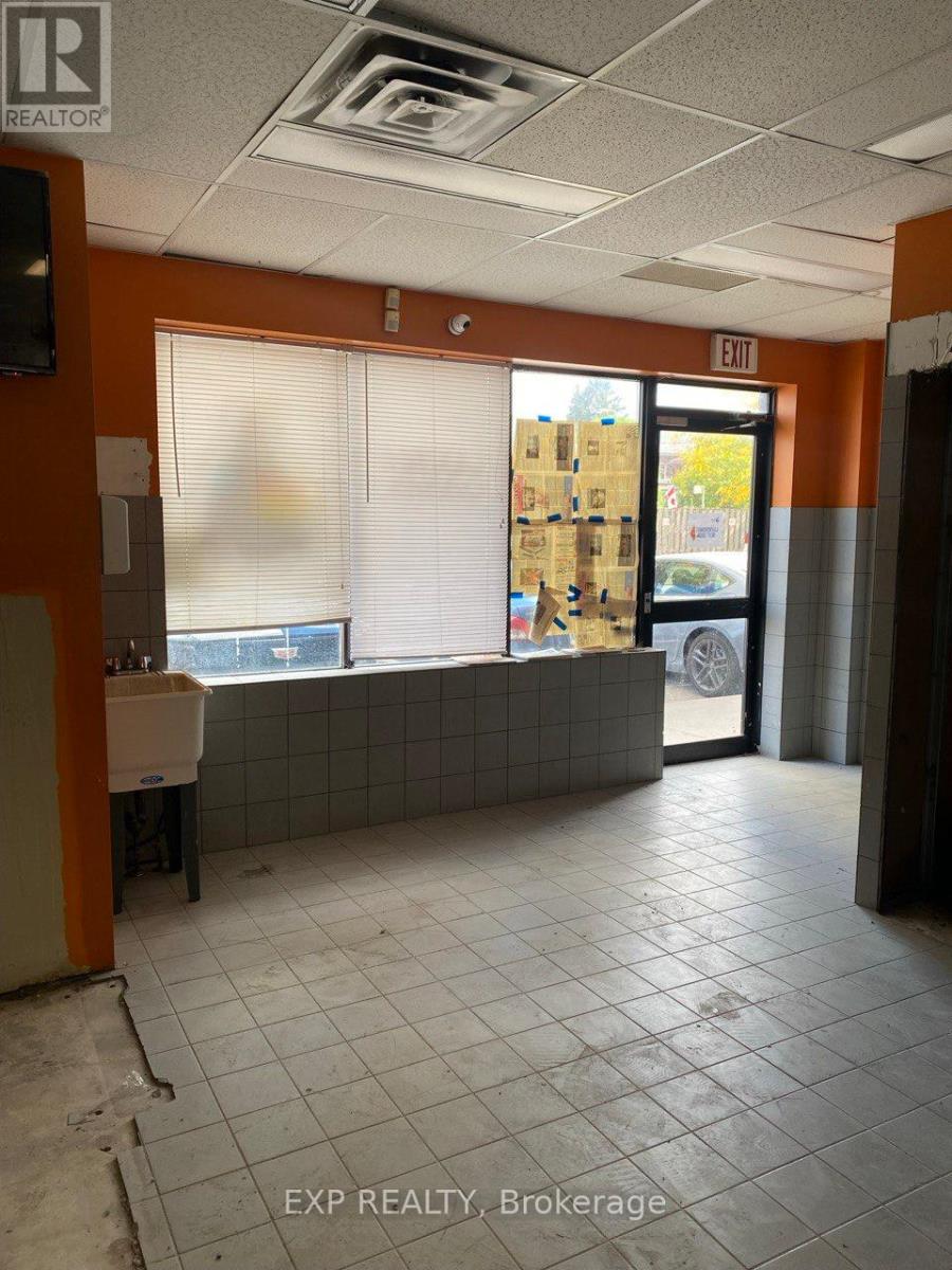 1355 Woodbine Avenue, Toronto, Ontario  M4C 4G4 - Photo 3 - E12475037
