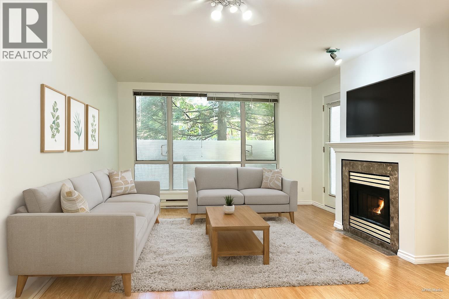 205 6742 Station Hill Court, Burnaby, British Columbia  V3N 4V2 - Photo 2 - R3060625