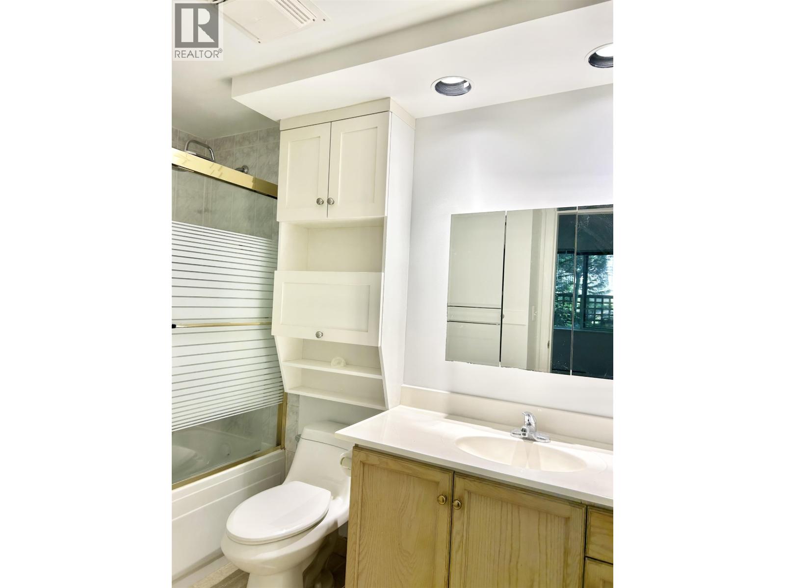 205 6742 Station Hill Court, Burnaby, British Columbia  V3N 4V2 - Photo 15 - R3060625