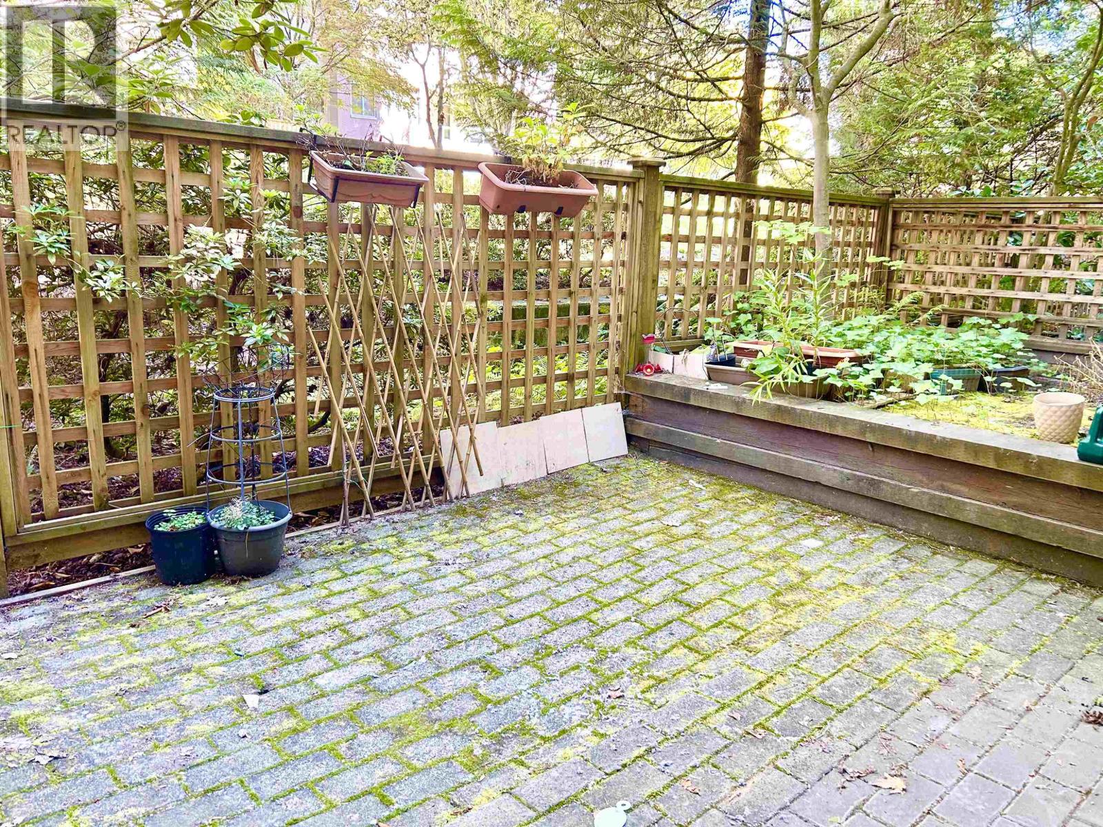 205 6742 Station Hill Court, Burnaby, British Columbia  V3N 4V2 - Photo 21 - R3060625