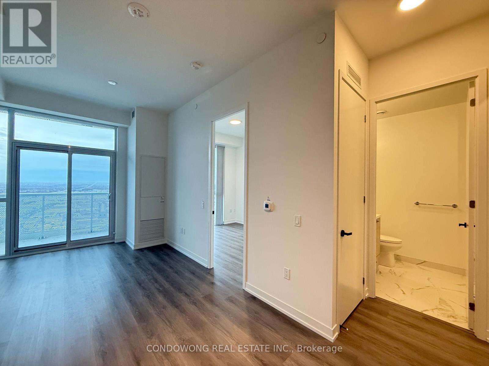 5811 - 225 Commerce Street, Vaughan, Ontario  L4K 0R1 - Photo 3 - N12475048