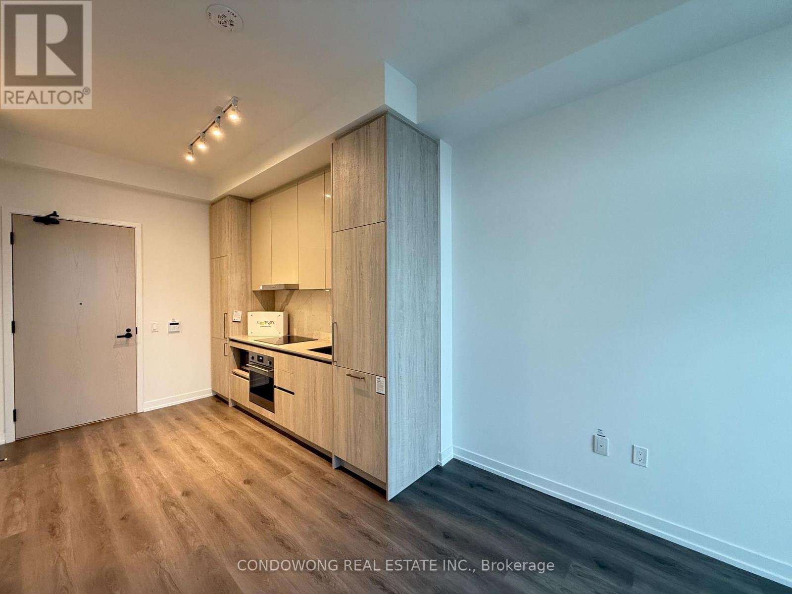5811 - 225 Commerce Street, Vaughan, Ontario  L4K 0R1 - Photo 5 - N12475048