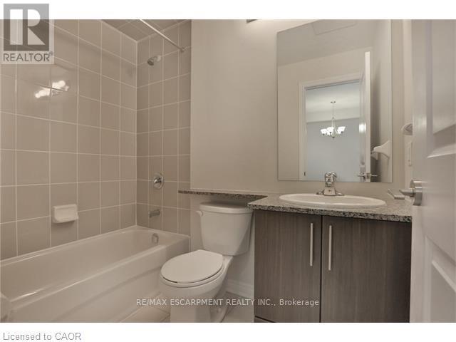 213 - 216 Oak Park Boulevard, Oakville, Ontario  L6H 0K3 - Photo 11 - W12475006