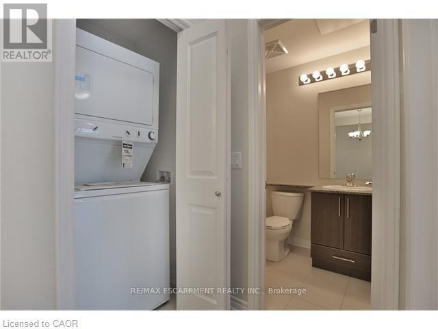 213 - 216 Oak Park Boulevard, Oakville, Ontario  L6H 0K3 - Photo 12 - W12475006