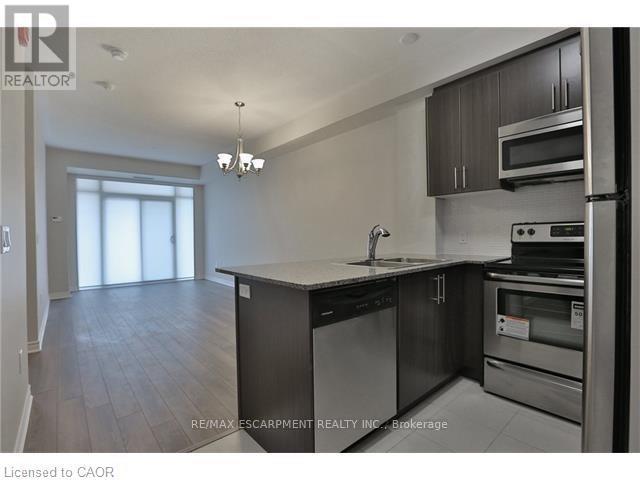 213 - 216 Oak Park Boulevard, Oakville, Ontario  L6H 0K3 - Photo 4 - W12475006