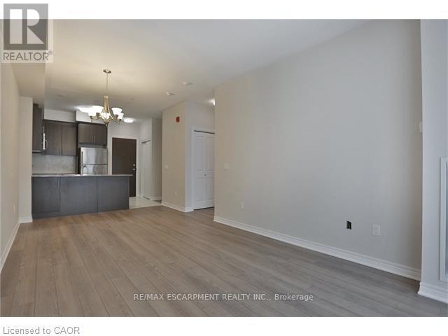 213 - 216 Oak Park Boulevard, Oakville, Ontario  L6H 0K3 - Photo 7 - W12475006