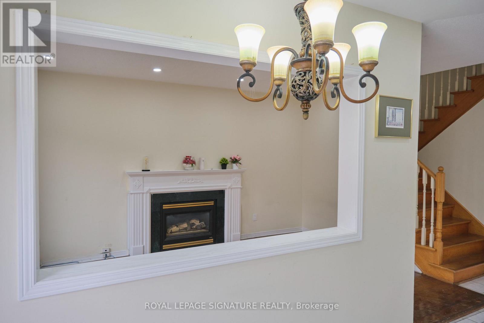 Upper - 12 Pacific Wind Crescent, Brampton, Ontario  L6R 1Y6 - Photo 12 - W12475014