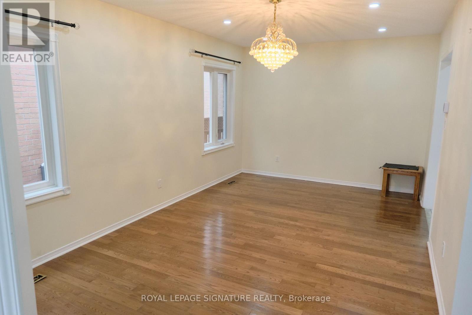 Upper - 12 Pacific Wind Crescent, Brampton, Ontario  L6R 1Y6 - Photo 5 - W12475014