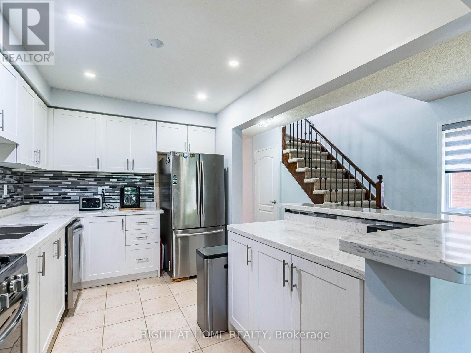 217 - 5030 Heatherleigh Avenue, Mississauga, Ontario  L5V 2G7 - Photo 13 - W12475030