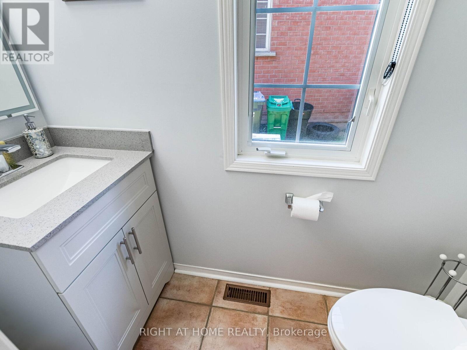217 - 5030 Heatherleigh Avenue, Mississauga, Ontario  L5V 2G7 - Photo 7 - W12475030