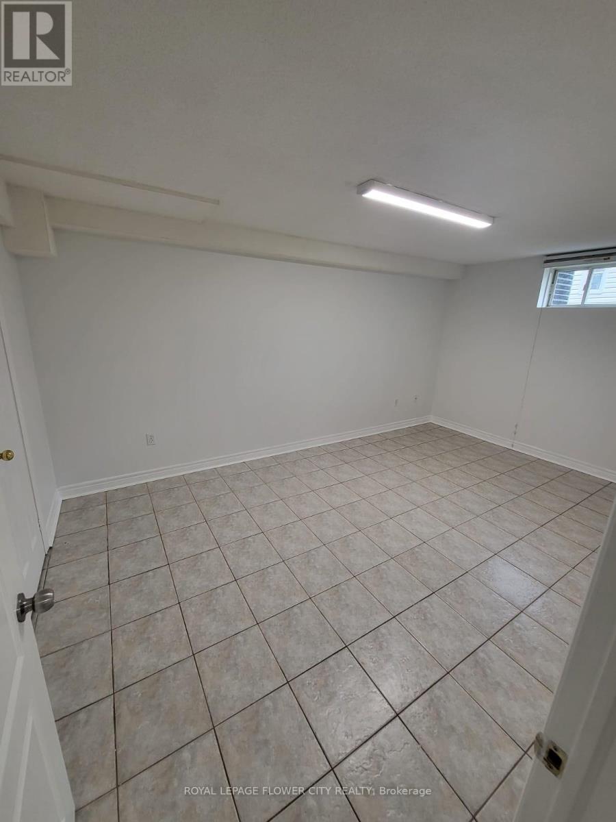 123 Letty Avenue, Brampton, Ontario  L6Y 5E3 - Photo 10 - W12475031