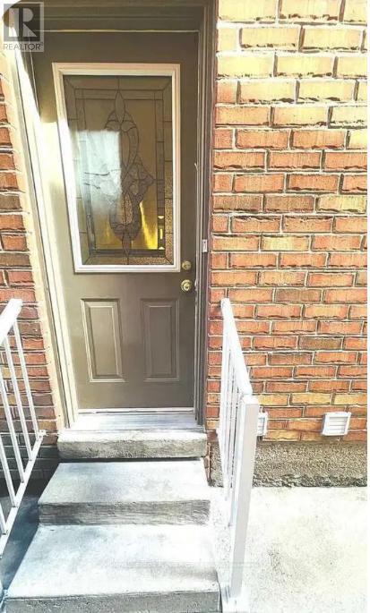 123 Letty Avenue, Brampton, Ontario  L6Y 5E3 - Photo 3 - W12475031