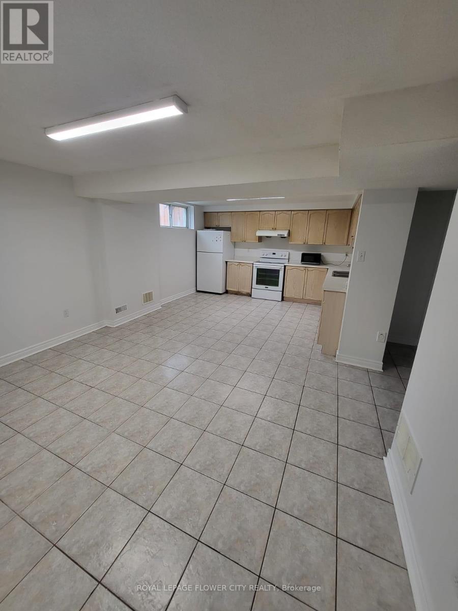 123 Letty Avenue, Brampton, Ontario  L6Y 5E3 - Photo 6 - W12475031
