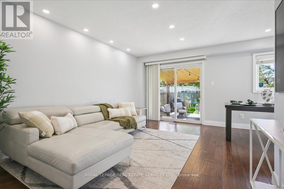 4336 Lee Drive, Mississauga, Ontario  L4W 4A8 - Photo 10 - W12475033