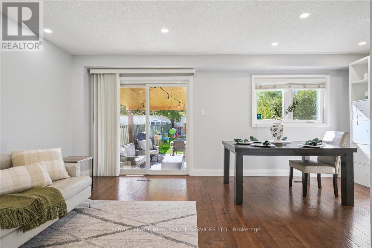 4336 Lee Drive, Mississauga, Ontario  L4W 4A8 - Photo 11 - W12475033