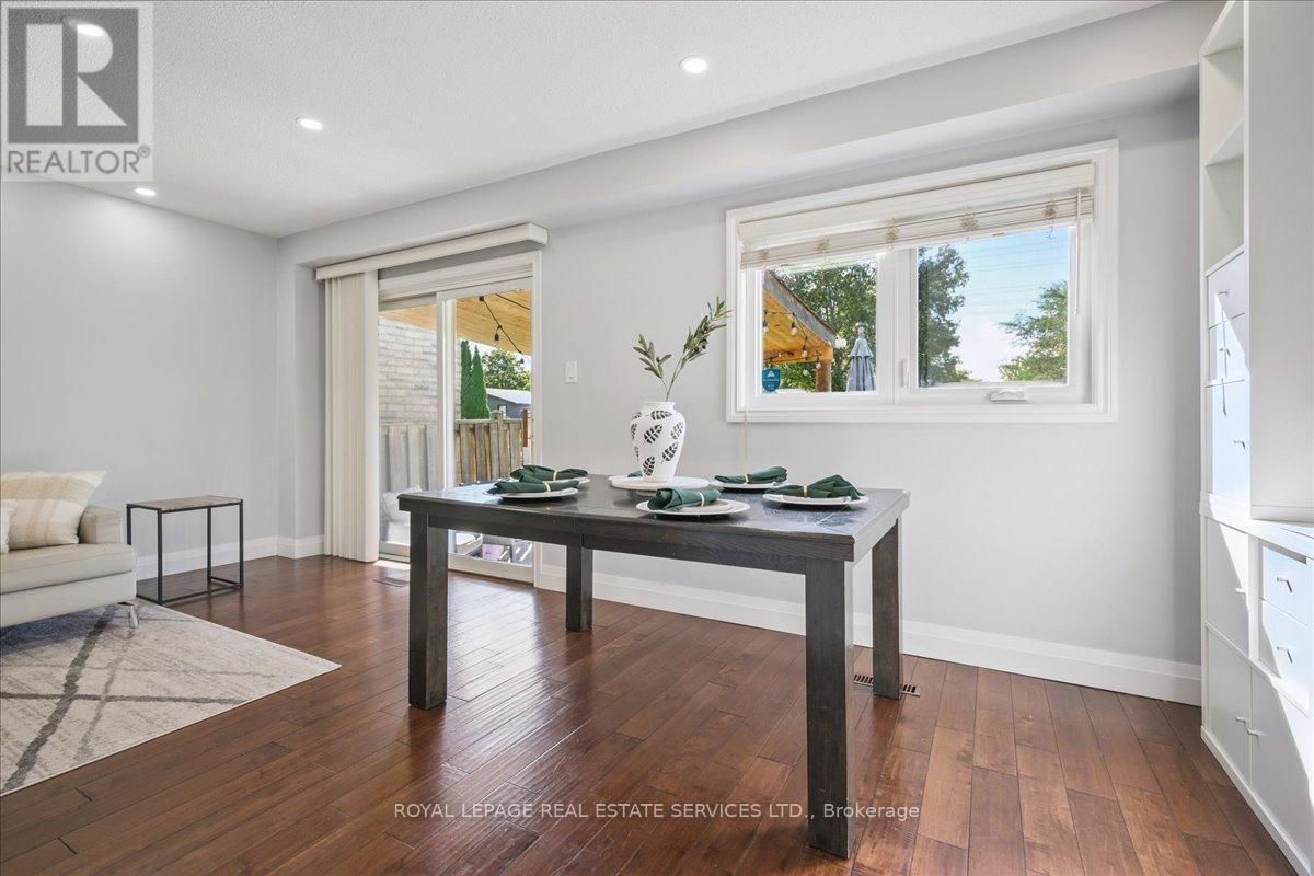 4336 Lee Drive, Mississauga, Ontario  L4W 4A8 - Photo 24 - W12475033