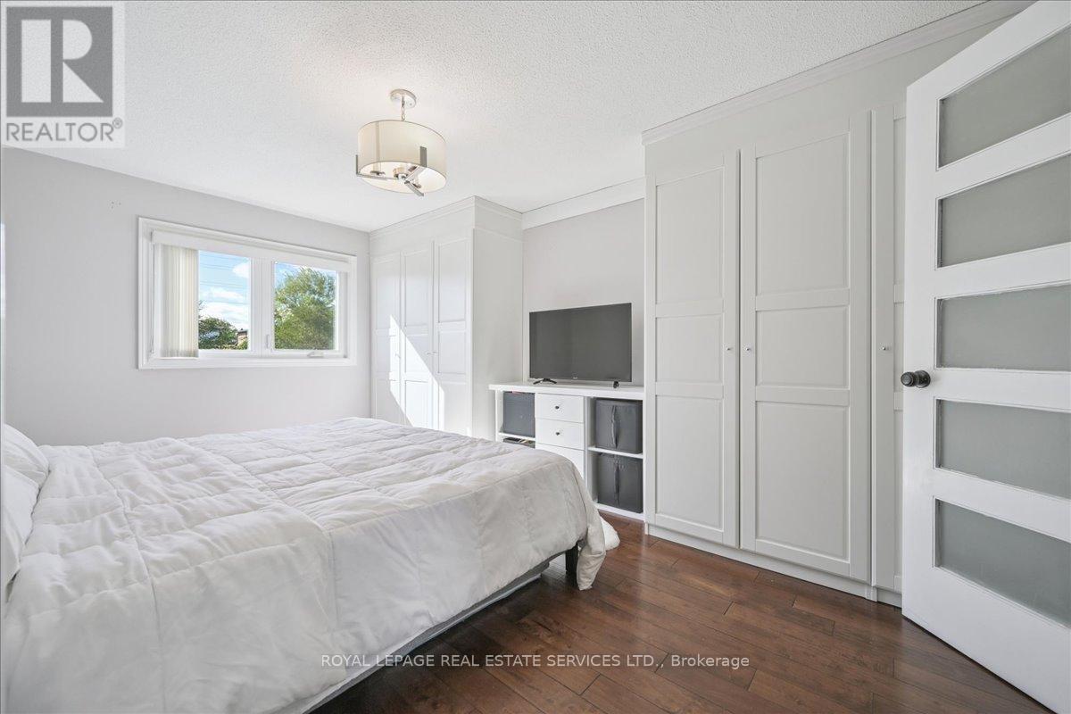 4336 Lee Drive, Mississauga, Ontario  L4W 4A8 - Photo 31 - W12475033