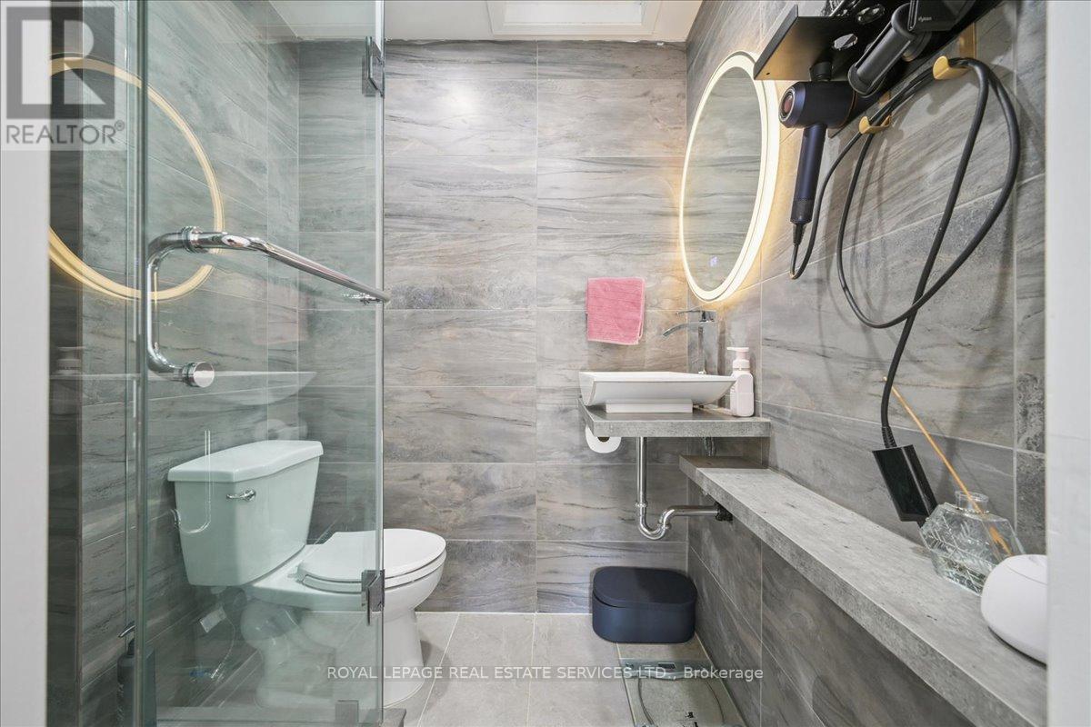 4336 Lee Drive, Mississauga, Ontario  L4W 4A8 - Photo 32 - W12475033