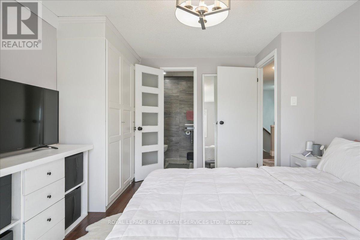 4336 Lee Drive, Mississauga, Ontario  L4W 4A8 - Photo 33 - W12475033