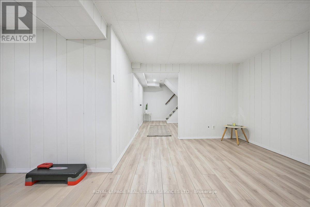 4336 Lee Drive, Mississauga, Ontario  L4W 4A8 - Photo 36 - W12475033