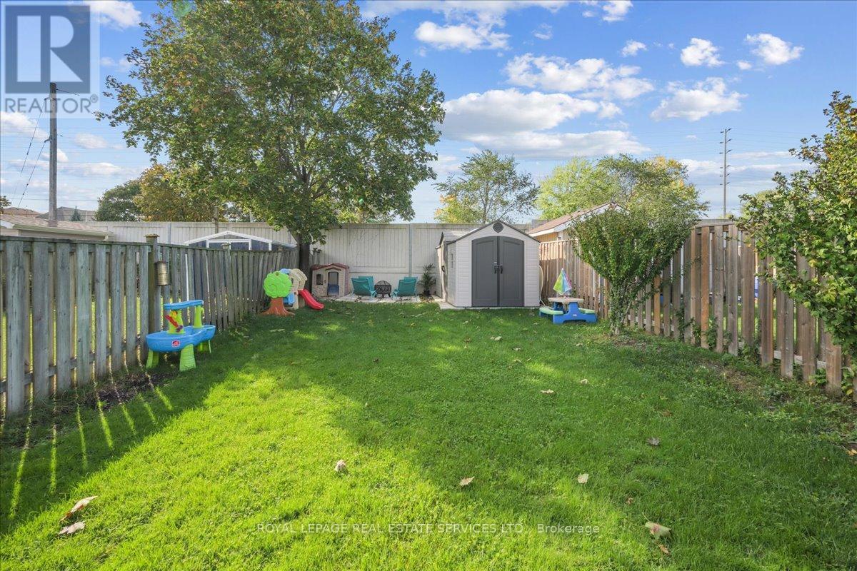 4336 Lee Drive, Mississauga, Ontario  L4W 4A8 - Photo 42 - W12475033
