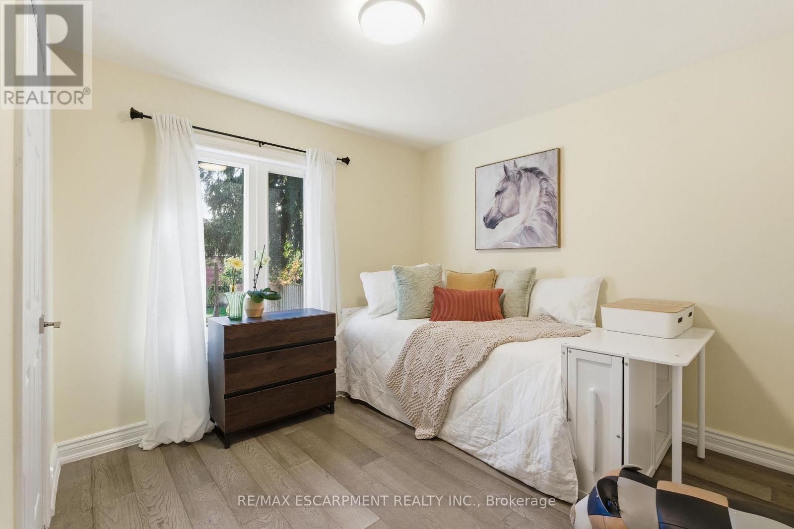 424 Plains Road W, Burlington, Ontario  L7T 1G9 - Photo 15 - W12475040
