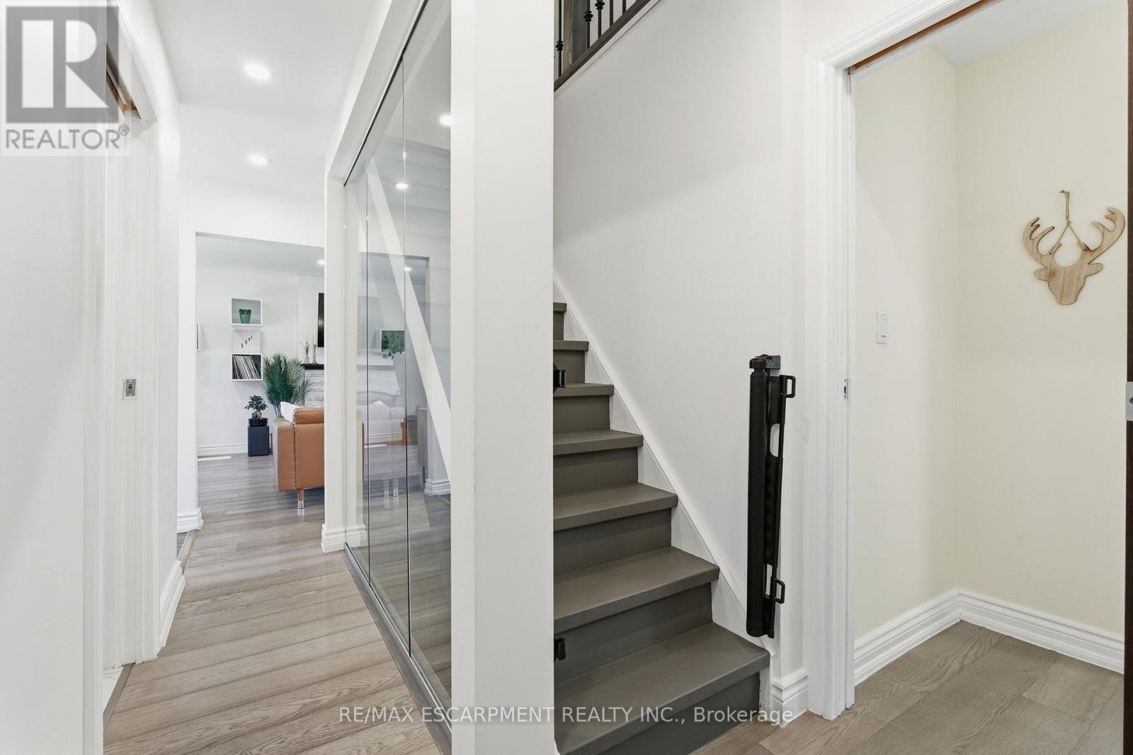 424 Plains Road W, Burlington, Ontario  L7T 1G9 - Photo 19 - W12475040