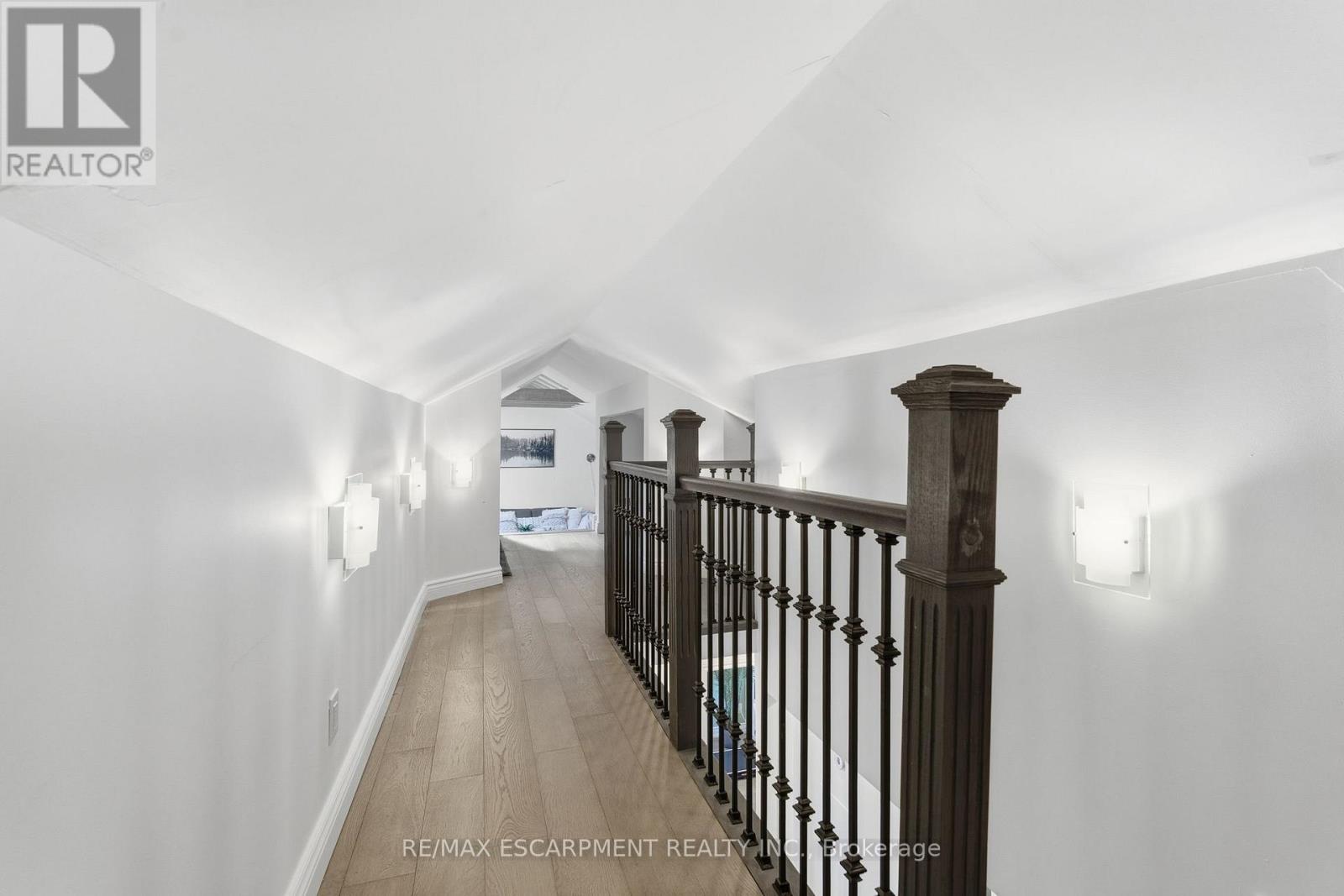 424 Plains Road W, Burlington, Ontario  L7T 1G9 - Photo 22 - W12475040