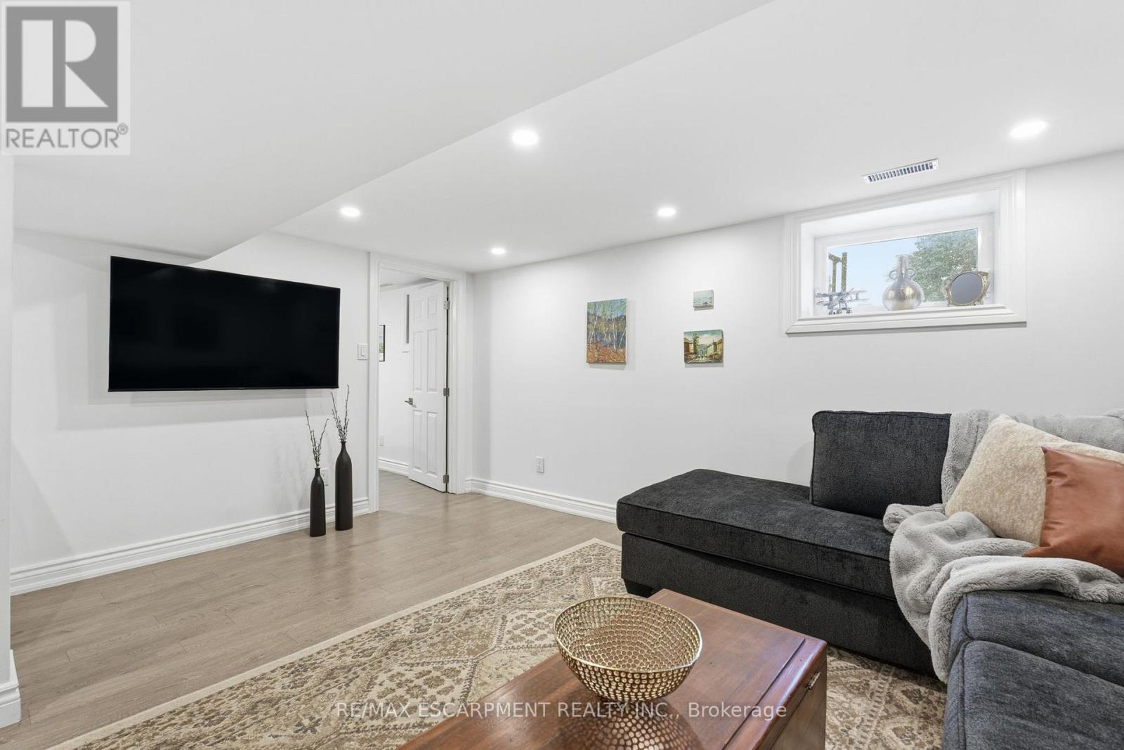 424 Plains Road W, Burlington, Ontario  L7T 1G9 - Photo 27 - W12475040
