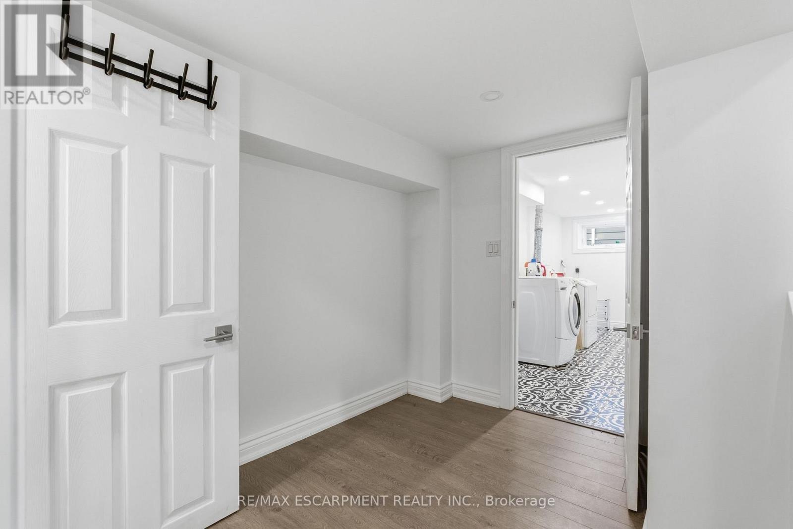 424 Plains Road W, Burlington, Ontario  L7T 1G9 - Photo 32 - W12475040
