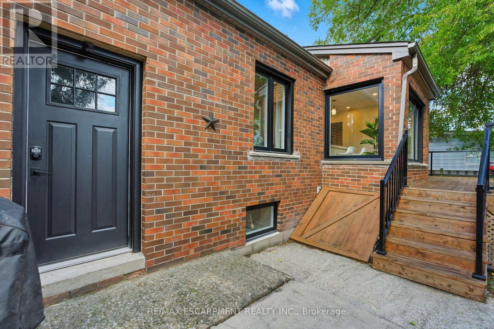 424 Plains Road W, Burlington, Ontario  L7T 1G9 - Photo 37 - W12475040