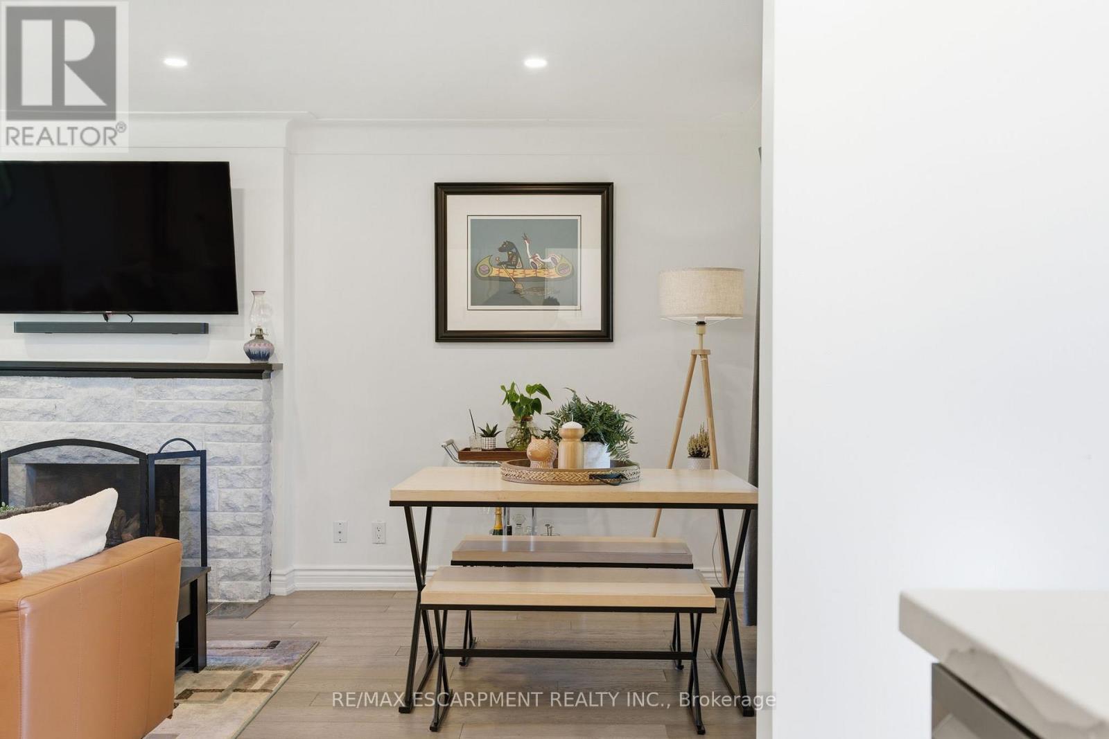 424 Plains Road W, Burlington, Ontario  L7T 1G9 - Photo 8 - W12475040